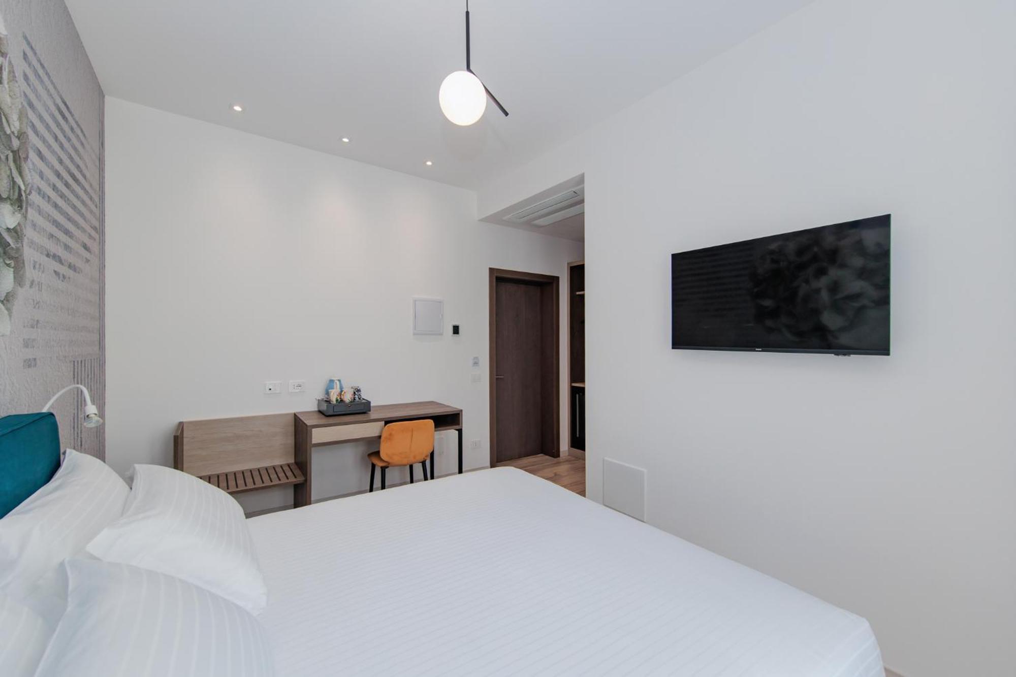 Ophelia Hotel Cazzago San Martino Ngoại thất bức ảnh