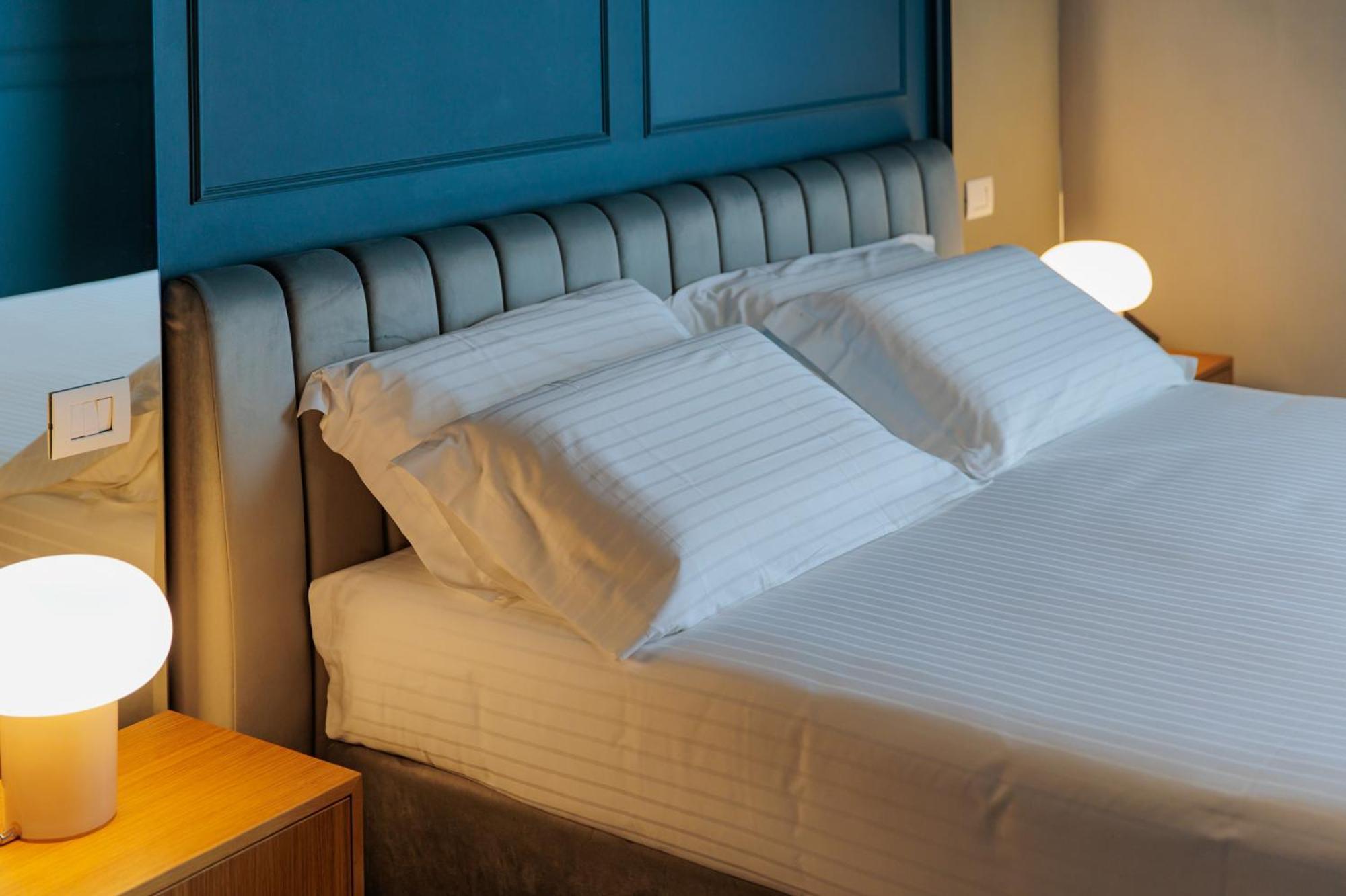 Ophelia Hotel Cazzago San Martino Ngoại thất bức ảnh