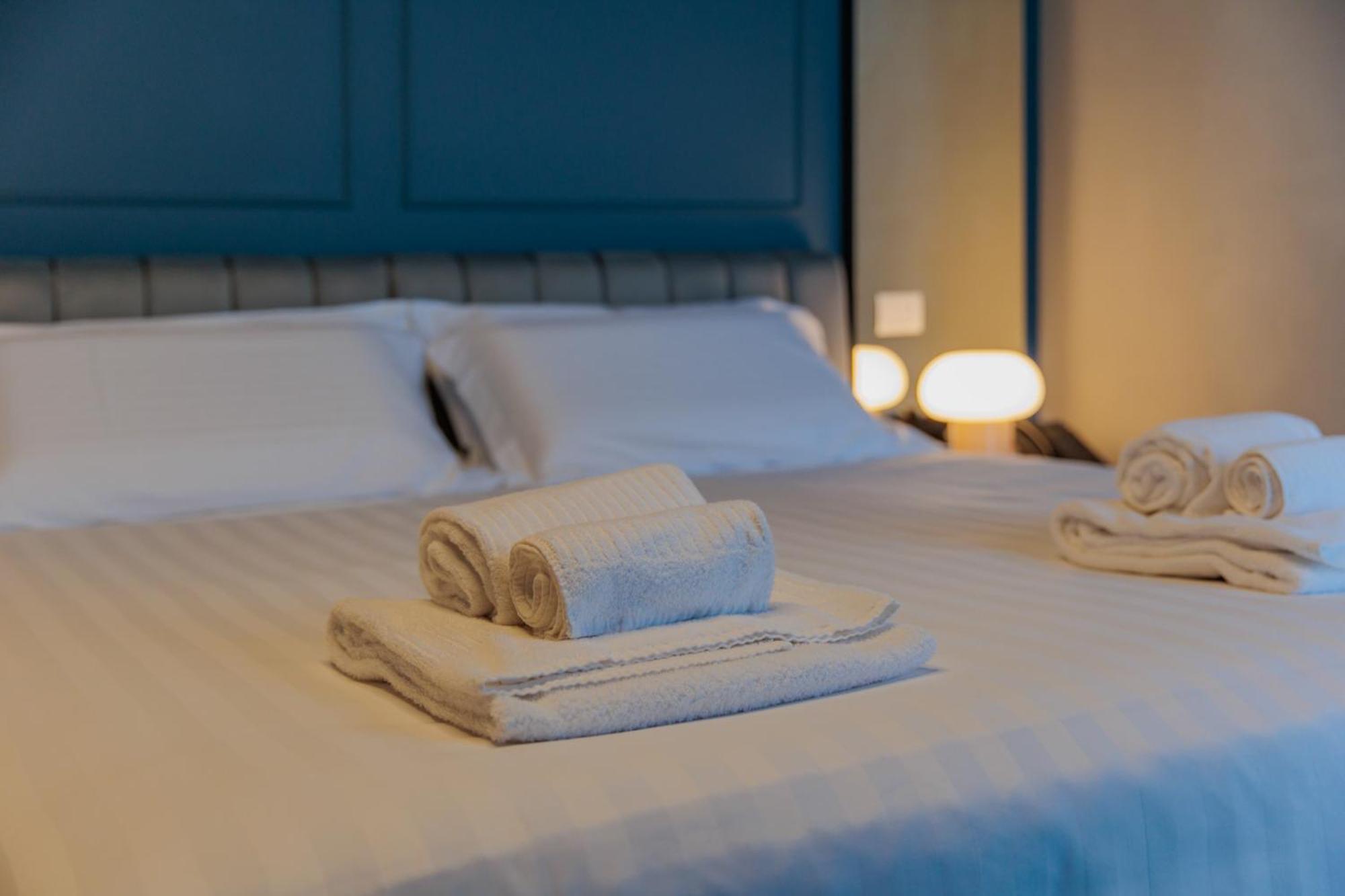 Ophelia Hotel Cazzago San Martino Ngoại thất bức ảnh