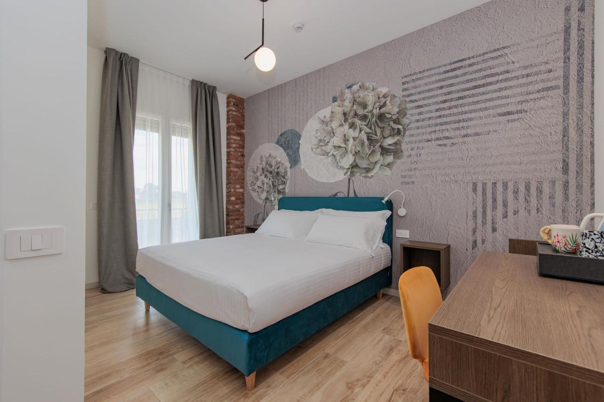 Ophelia Hotel Cazzago San Martino Ngoại thất bức ảnh
