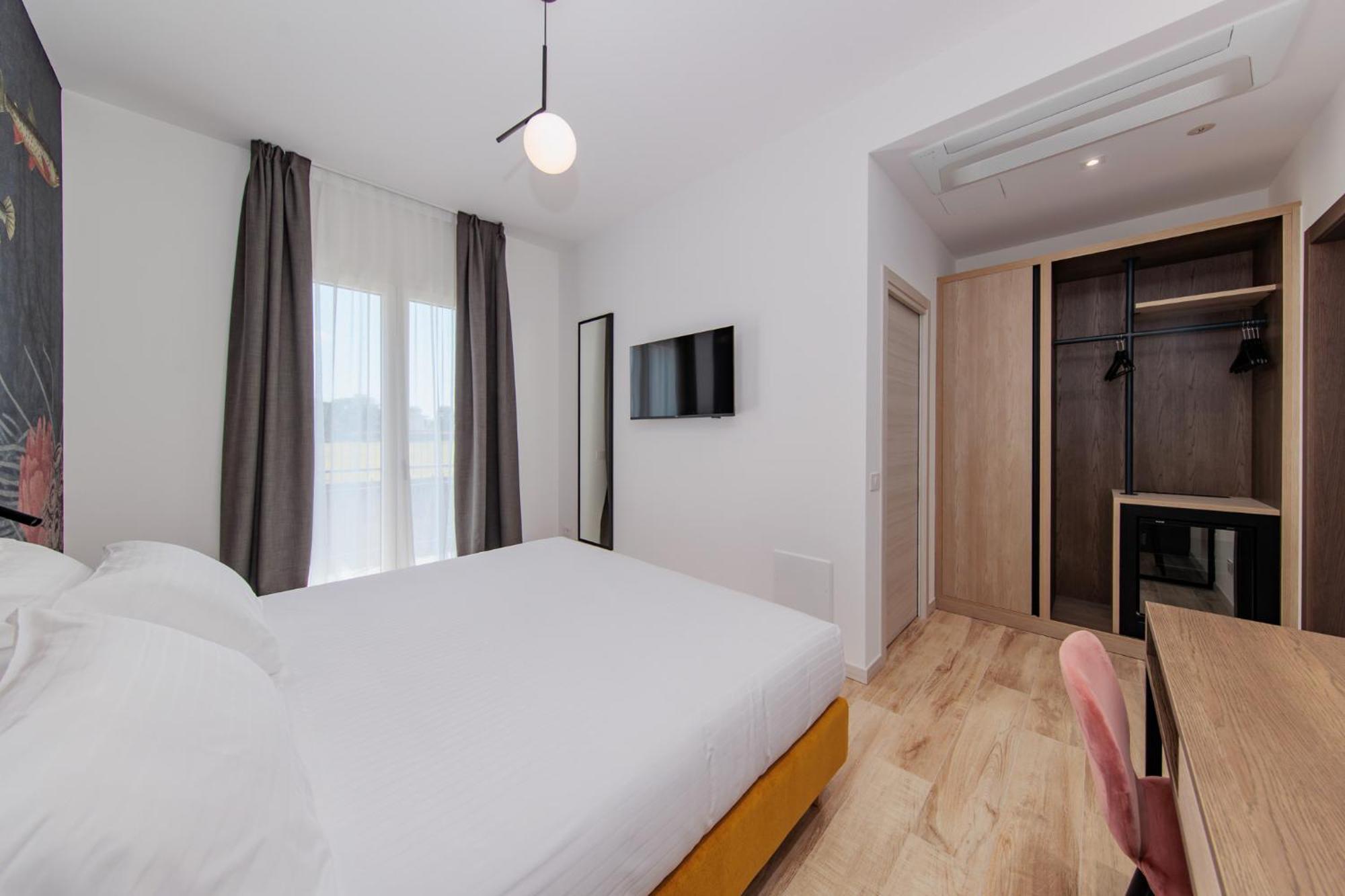 Ophelia Hotel Cazzago San Martino Ngoại thất bức ảnh